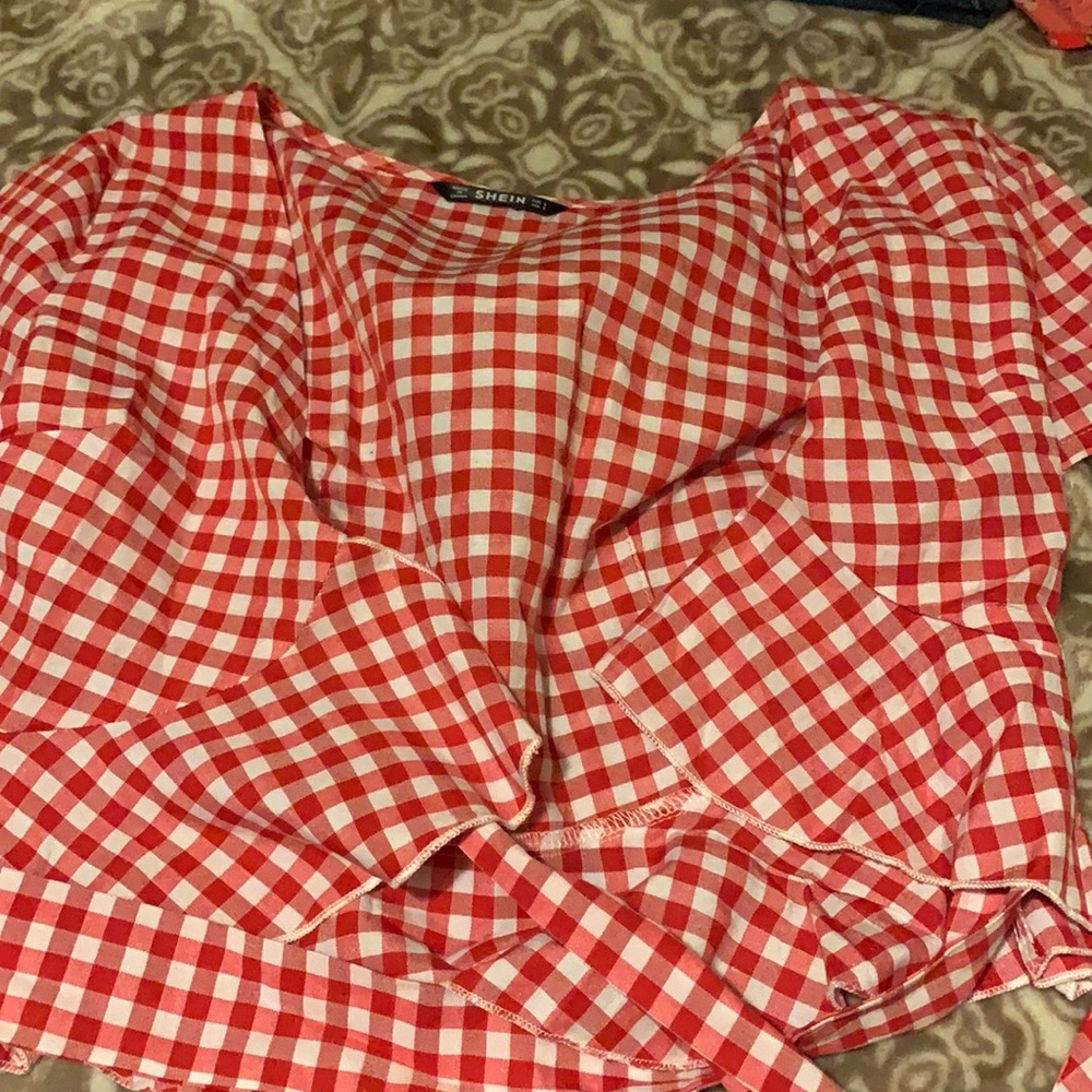 Shein tie front crop top size s